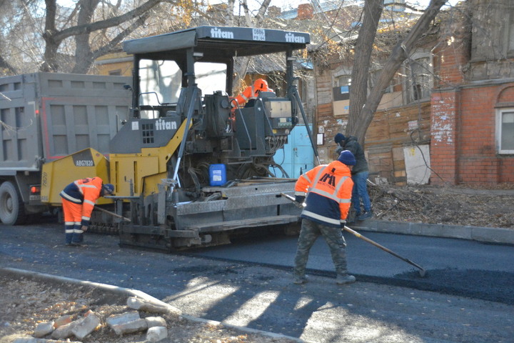 В Саратове на этой неделе завершат ремонт дорог по нацпроекту