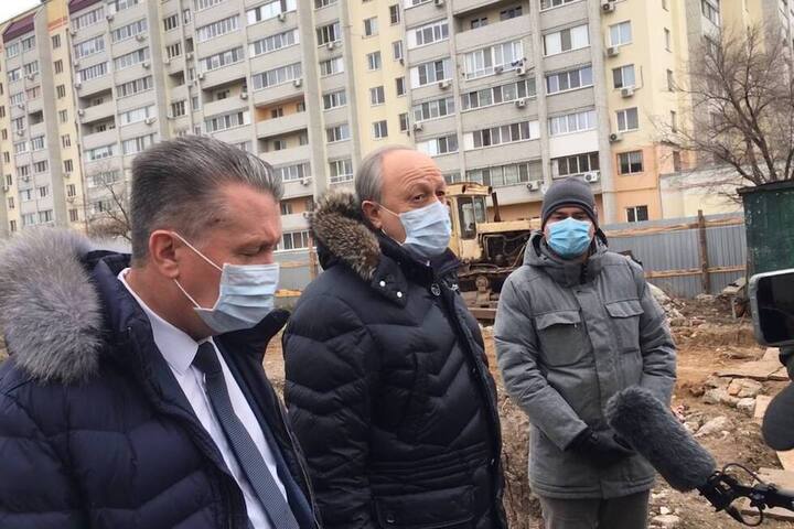 «Процедурные вещи затянулись»: Радаев объяснил провальные темпы строительства дома для переселенцев, деньги на который выделены по поручению Путина