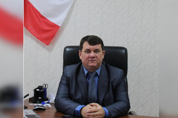 Депутаты выбрали главу Самойловского района: он уже приступил к работе