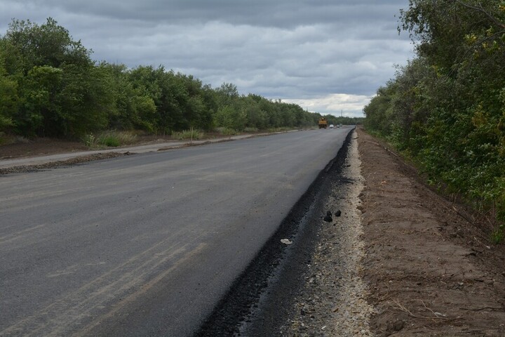 «По грунтовке перестали ездить»: в Петровском районе починили 11 километров трассы 