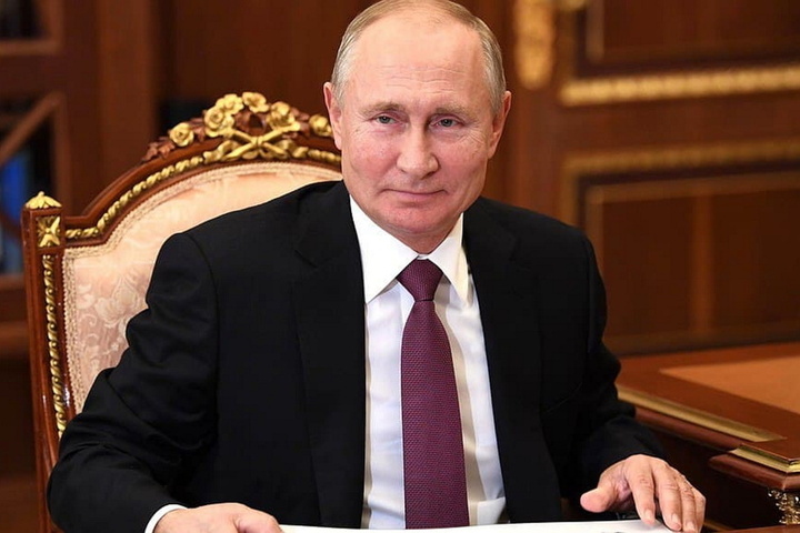Владимир Путин отметил заслуги тренера, электромеханика и учителя из региона