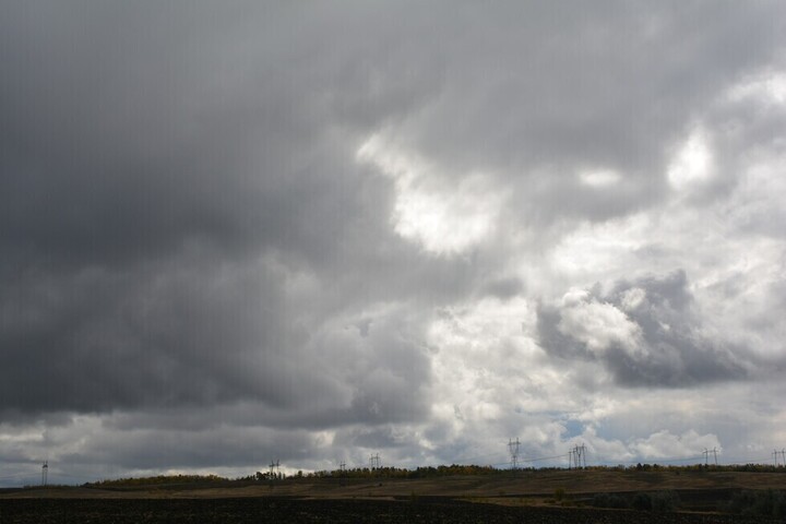 В Саратовской области ожидается переменчивая погода и заметное похолодание: синоптики рассказали, когда станет теплее