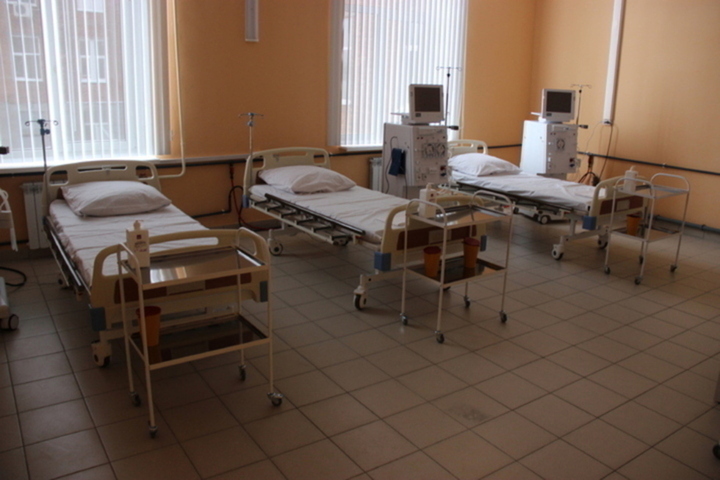 Вице-губернатор рассказал об увеличении числа свободных коек в ковид-госпиталях