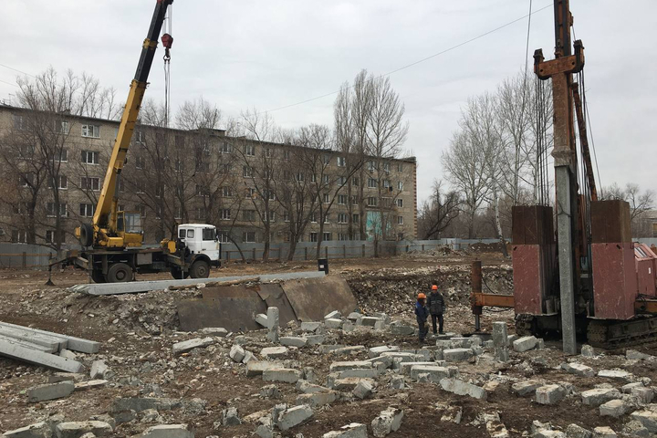 Поручение Путина. Достройка двух домов для переселенцев из Летного городка откладывается на середину 2022 года