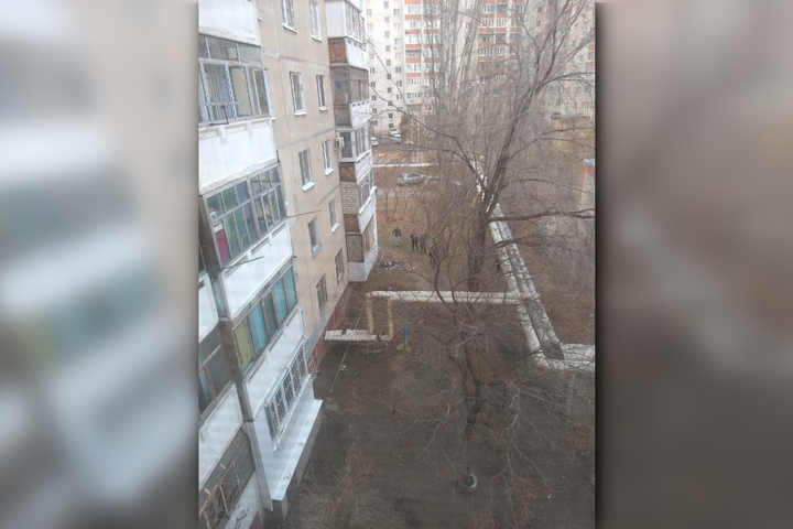 В Энгельсе 45-летняя женщина погибла при падении с шестого этажа