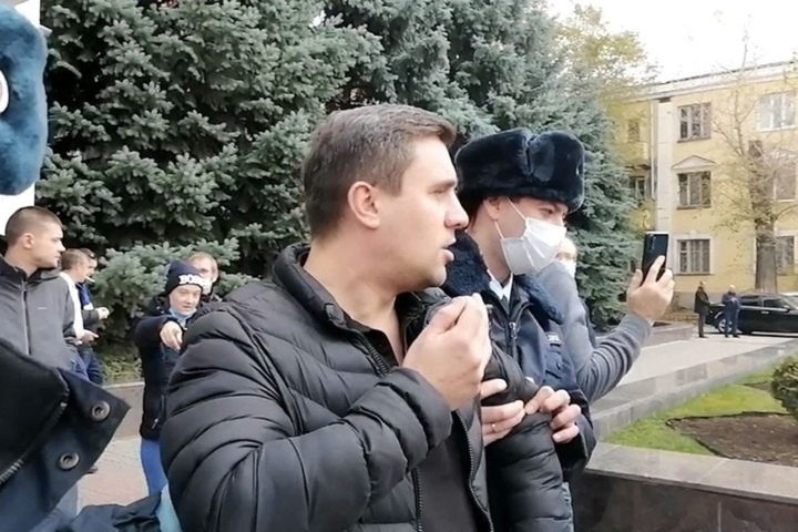 Полицейских, которые задержали депутата Бондаренко, могут лишить новогодней премии