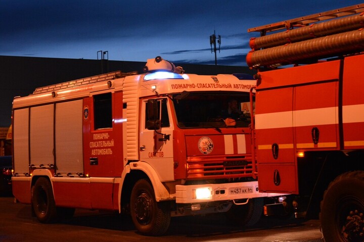На пожаре в девятиэтажке в центре Саратова пострадала женщина