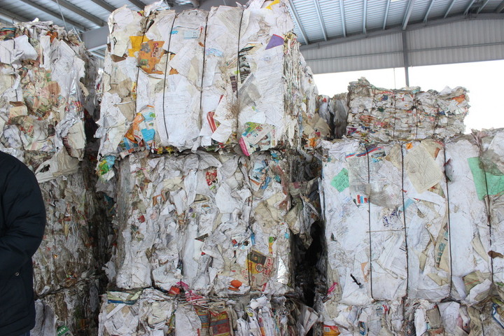 С начала 2021 года на комплексах АО «Ситиматик» остортировали почти тысячу тонн картона и бумаги