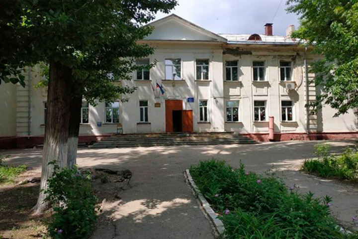 Мэр Исаев отчитался о завершении работ в школе Заводского района, которую обещали отремонтировать полтора месяца назад 