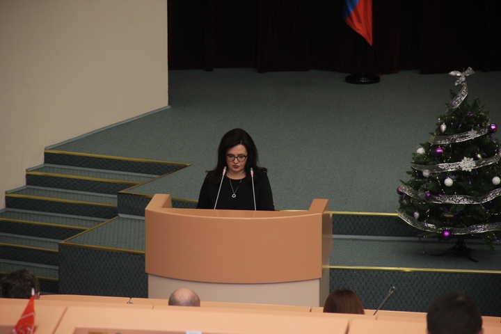 В Саратовской области выбрали уполномоченного по правам предпринимателей. Она приняла присягу