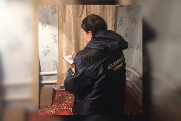 Житель Петровска затащил упавшего пьяного приятеля в дом, а на утро нашел его труп