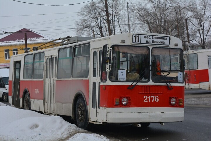 В Саратове на маршрутах осталось всего 8 советских троллейбусов ЗиУ-9, остальные списаны или стоят в депо