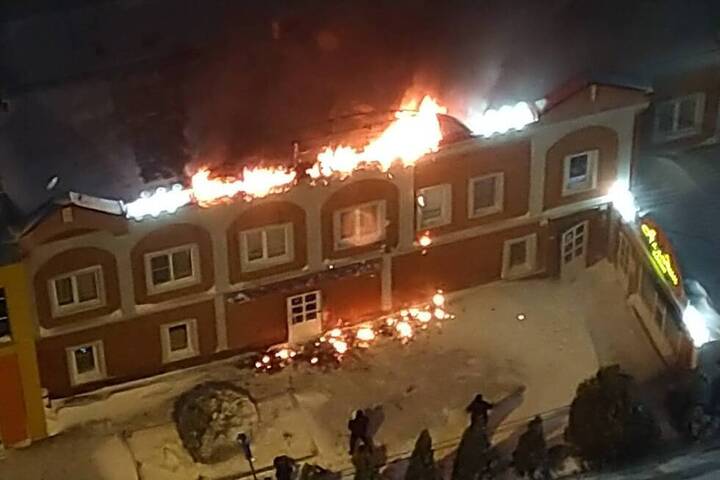 В Саратове пожарных вызвали на тушение гостиницы