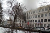 В центре Саратова горит школа, в которой учился Олег Табаков
