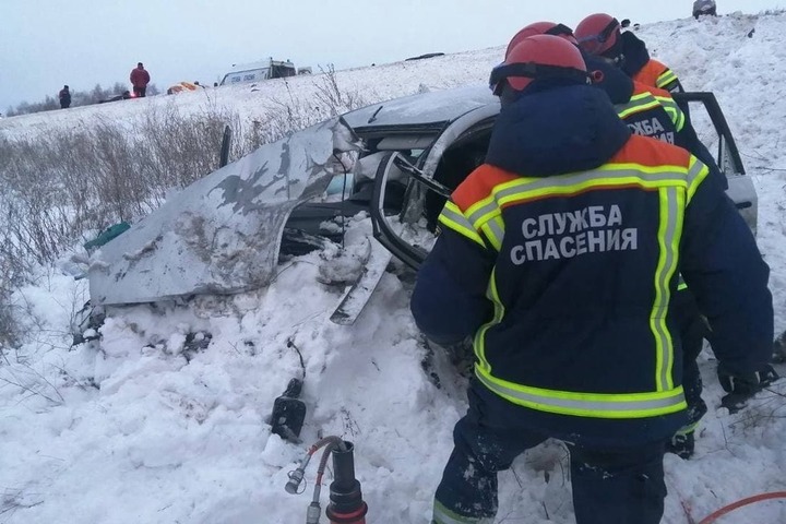 Автокатастрофа в Новобурасском районе: два человека погибли, трое попали в больницу
