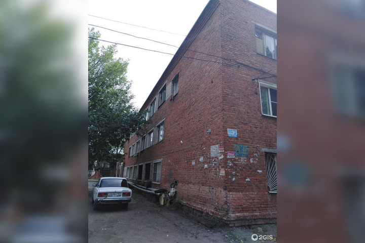 В Энгельсе власти изымают у жильцов трехэтажный дом рядом с «Росинкой»