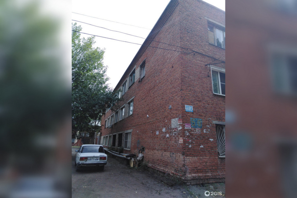 В Энгельсе власти изымают у жильцов трехэтажный дом рядом с «Росинкой»