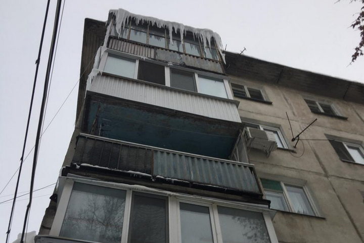 В Заводском районе 10-летнего ребенка убило сосулькой с балкона: суд не стал отправлять пенсионерку в колонию
