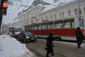 В областном центре так и не расчистили трамвайные пути: три маршрута не работают третий день