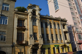 Правительство решило продать дом Яхимовича