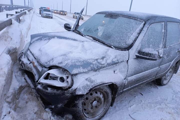 В ДТП в Балаково пострадали 71-летний водитель «Нивы» и его пассажир
