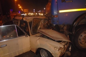 В ДТП с участием КамАЗ и трех легковых автомобилей на выезде из Энгельса пострадали трое из «шестёрки»