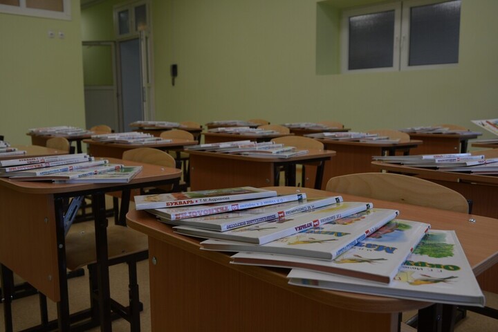 В Саратове третий раз за месяц из-за «мероприятий экстренных служб» в школах отменяют занятия