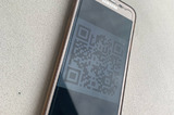 Саратовец не смог попасть в бассейн из-за изменений данных в QR-коде. В профильных ведомствах не знают, с чем это может быть связано