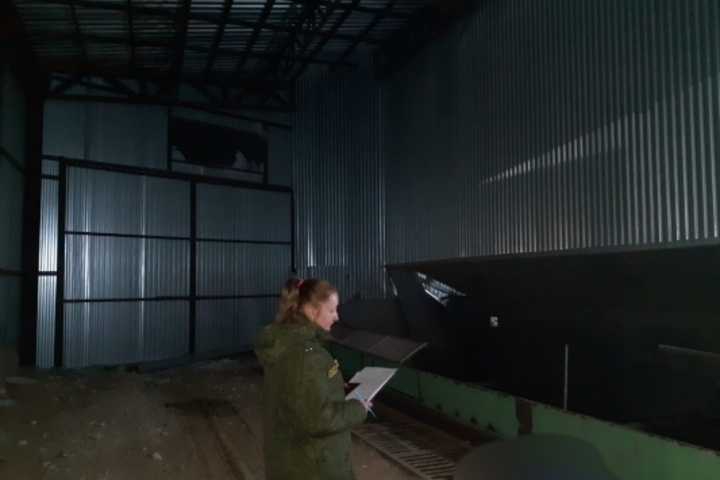 На сельскохозяйственном складе в Калининске нашли труп без телесных увечий 