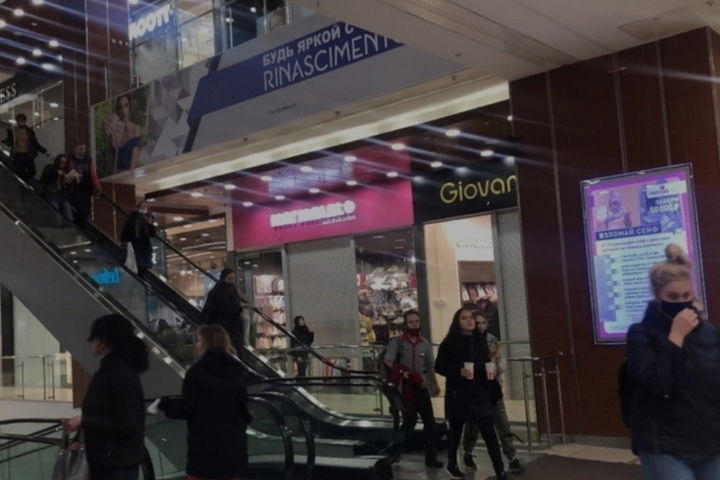 В Саратове снова эвакуировали сотрудников и посетителей торговых центров