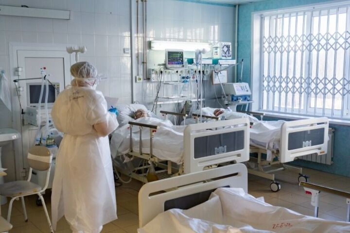 Глава ФОМС рассказала, во сколько обходится лечение коронавируса (иногда сумма составляет сотни тысяч рублей)