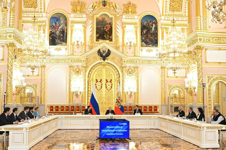 Владимиру Путину рассказали о самых длинных рельсах в мире, которые будут делать в Балаково