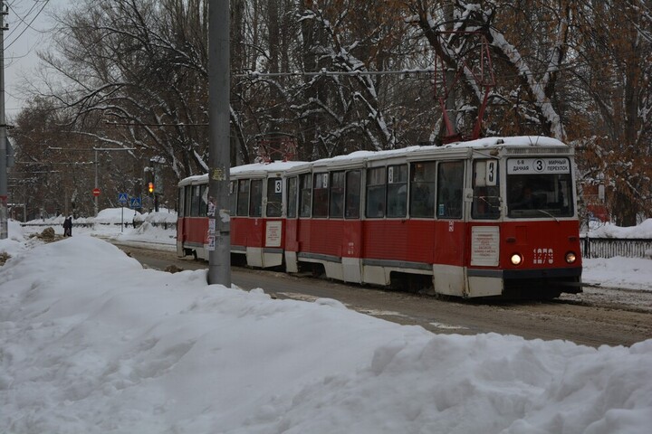Снегопад. В городе не ходят трамваи № 3, рельсы чистят еще на четырех маршрутах
