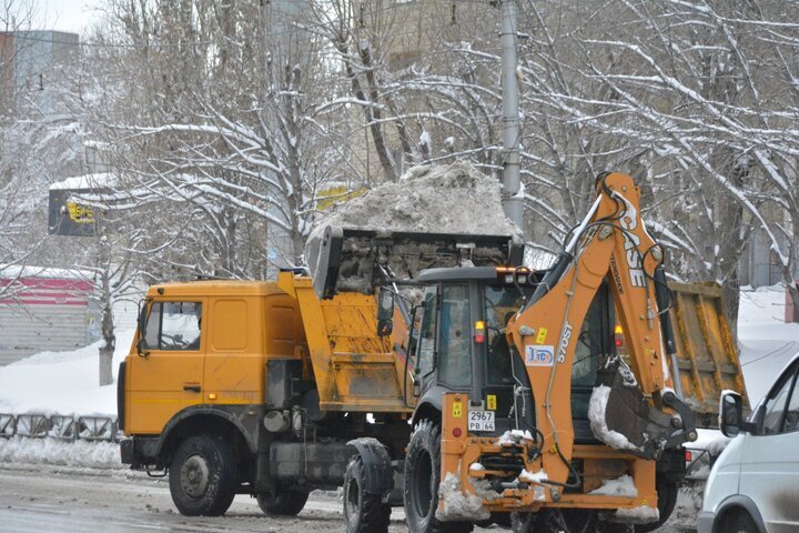 «Думаю, денег не хватит»: правительству потребовалось несколько миллионов рублей на технику для расчистки дорог от снега
