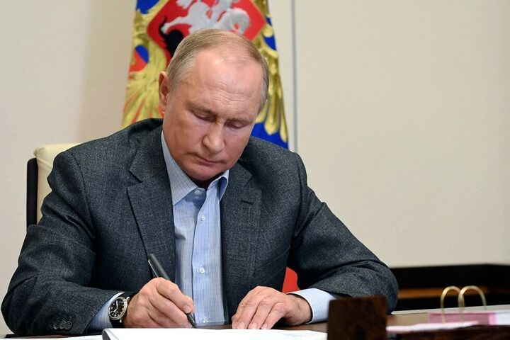 Владимир Путин подписал указ об ответных санкциях