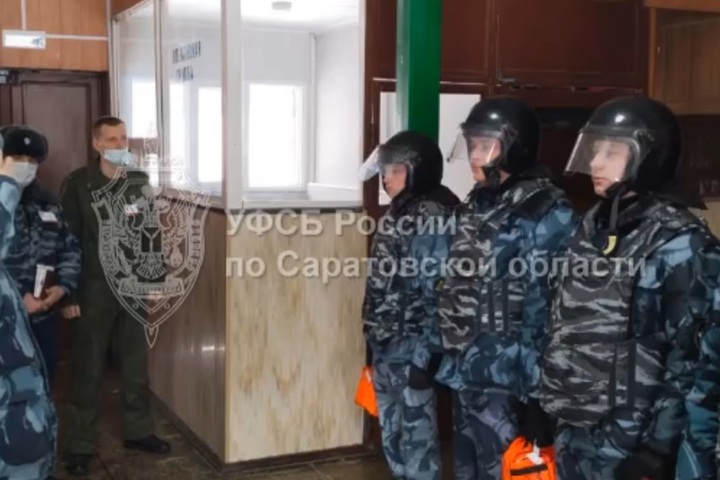 В Саратовской области провели учения по пресечению теракта и освобождению чиновников, взятых в заложники