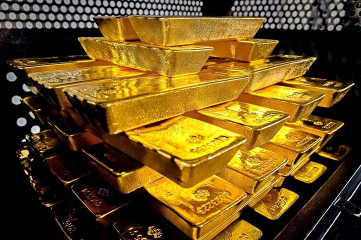 ВТБ начинает продажу золотых слитков