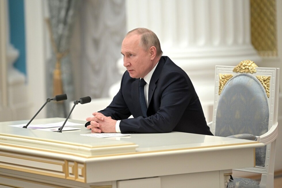 Владимир Путин отметил заслуги саратовской железнодорожницы
