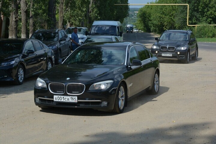 Ремонт «губернаторского» BMW и машины сопровождения обойдется бюджету в 790 тысяч рублей