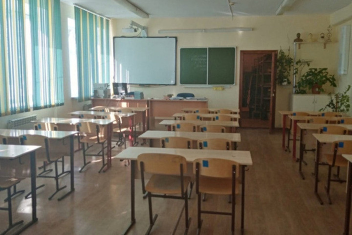 В школах Саратова снова работают сотрудники экстренных служб