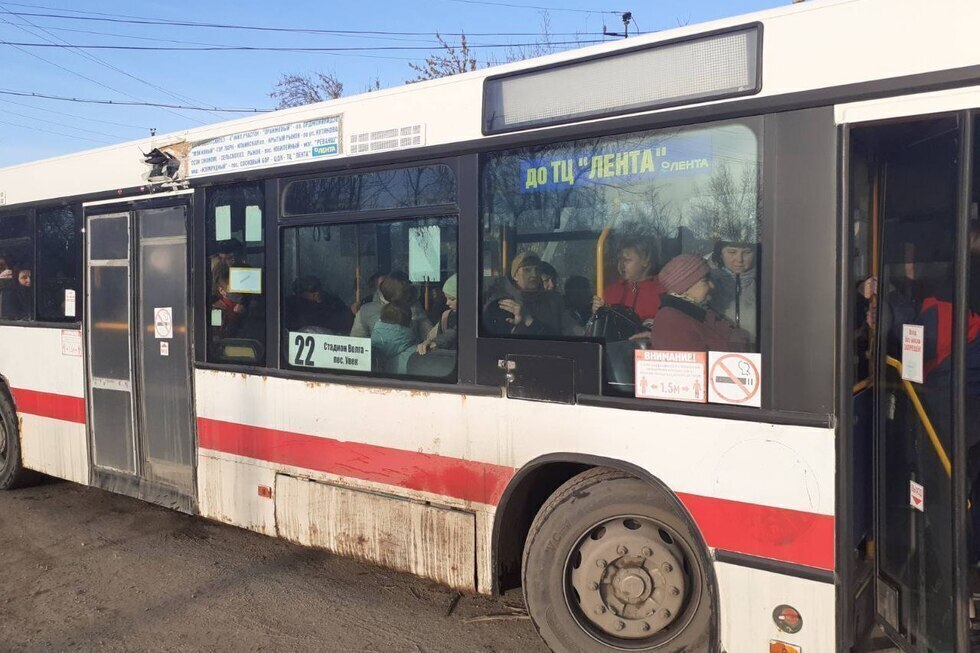В Саратове сократили один автобусный маршрут, а на двух других число транспорта на линии увеличат через три недели