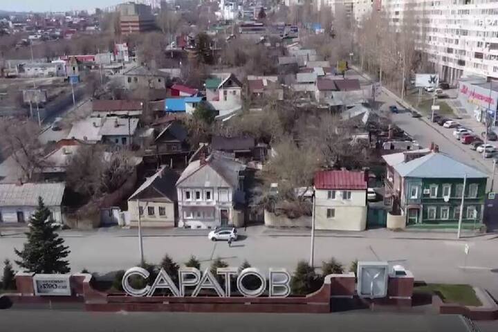 «Не выдержит никакой критики»: Володин упрекнул чиновников мэрии за проект реновации квартала за стелой «Саратов» и назвал срок расселения