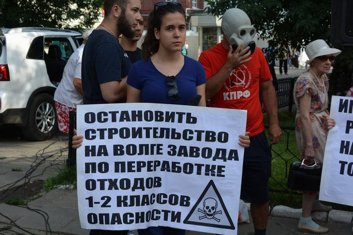 Радаев ответил на вопрос коммуниста о «заводе смерти» в Саратовской области: «Строить надо»
