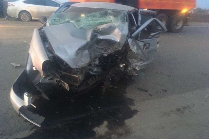В Энгельсском районе водитель «Приоры» погиб в автокатастрофе