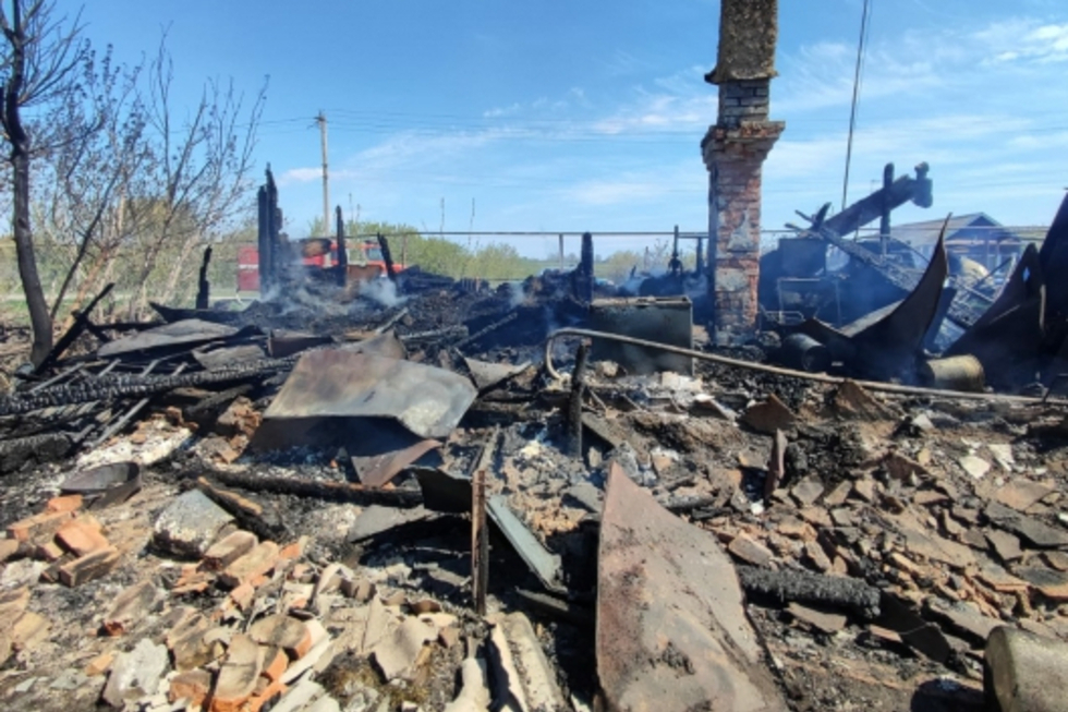 Трагическая гибель пенсионерки на пожаре: женщина звала на помощь, но из-за огня к ней не смогли добраться вовремя