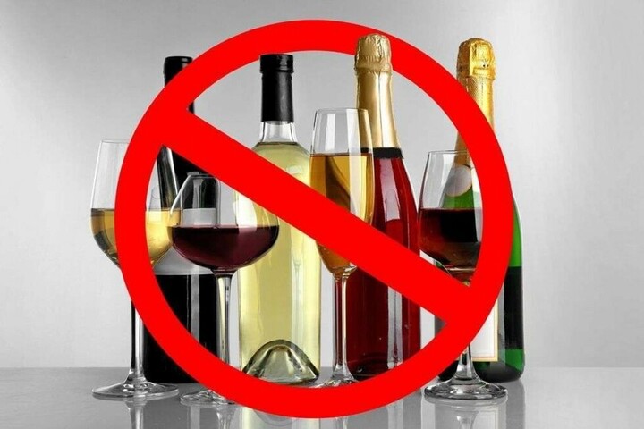 В Госдуму внесли закон, который позволит властям полностью запрещать продажу спиртного (даже в барах и кафе)