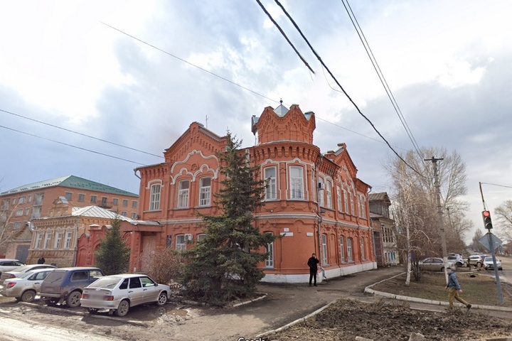 Здание банка в Пугачёве и два дома архитектора Пульмана в Хвалынске признали региональными памятниками