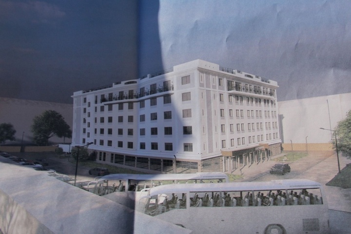 Градозащитникам показали эскизы новой гостиницы и пообещали не сносить здания на Московской