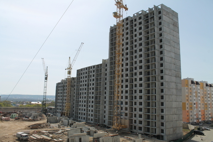 Жителям Саратова нужны две средние зарплаты, чтобы купить один квадратный метр квартиры