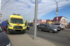 В Кировском районе молодой водитель отечественной легковушки сбил пешехода 